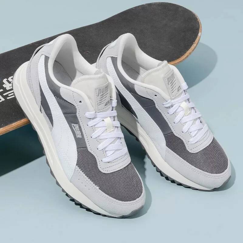 プーマ男性白黒ロートップスニーカークラシッククリーンレザーカ - Men'S Shoes Puma Sneakers のレビューと価格